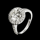 Sortija en oro blanco con diamante central. Vendido en 18.000€