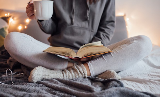 imagen-mujer-leyendo-libro imagen-mujer-leyendo-libro