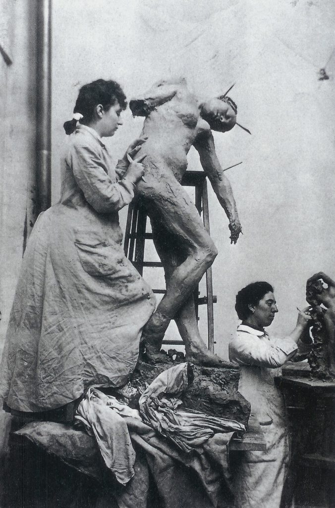 Camille Claudel trabajando