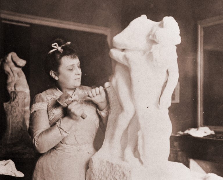 Camille Claudel trabajando